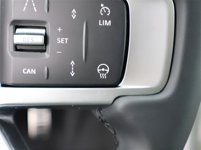 2025 Land Rover Discovery Dynamic SE Oshkosh WI