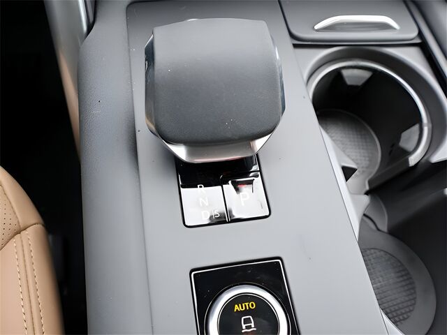 2025 Land Rover Discovery Dynamic SE Oshkosh WI