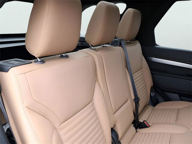 2025 Land Rover Discovery Dynamic SE Oshkosh WI