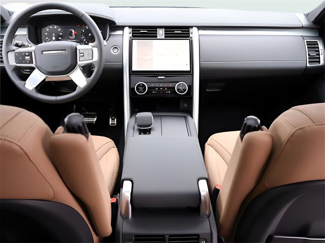 2025 Land Rover Discovery Dynamic SE Oshkosh WI