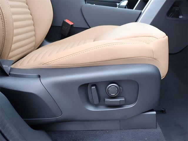 2025 Land Rover Discovery Dynamic SE Oshkosh WI