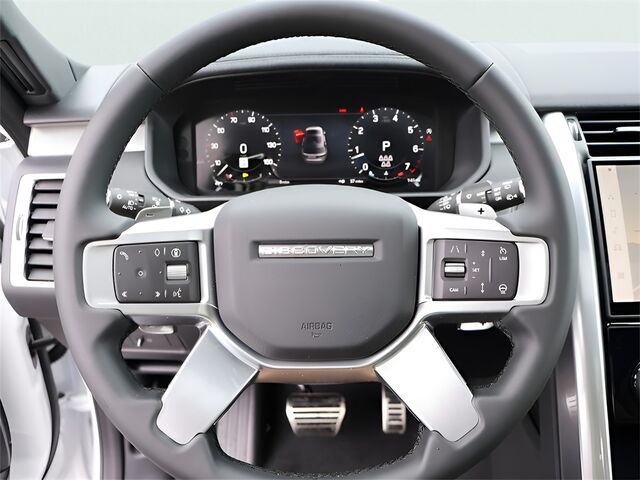 2025 Land Rover Discovery Dynamic SE Oshkosh WI