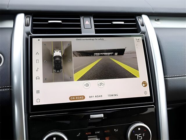 2025 Land Rover Discovery Dynamic SE Oshkosh WI