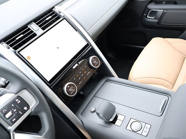 2025 Land Rover Discovery Dynamic SE Oshkosh WI