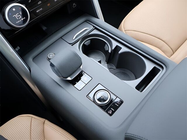 2025 Land Rover Discovery Dynamic SE Oshkosh WI