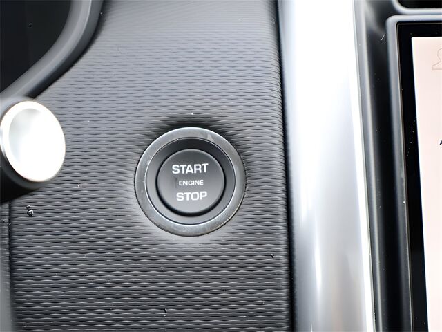 2025 Land Rover Discovery Dynamic SE Oshkosh WI