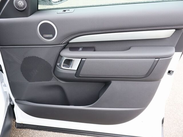 2025 Land Rover Discovery Dynamic SE Oshkosh WI