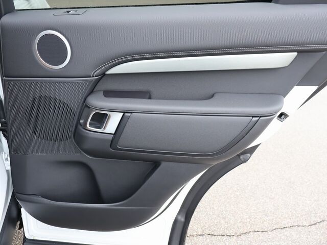 2025 Land Rover Discovery Dynamic SE Oshkosh WI