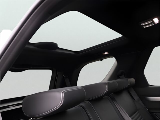 2025 Land Rover Discovery Dynamic SE Oshkosh WI
