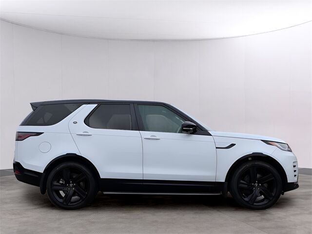 2025 Land Rover Discovery Dynamic SE Oshkosh WI