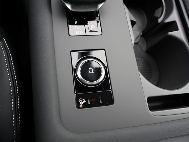 2025 Land Rover Discovery Dynamic SE Oshkosh WI