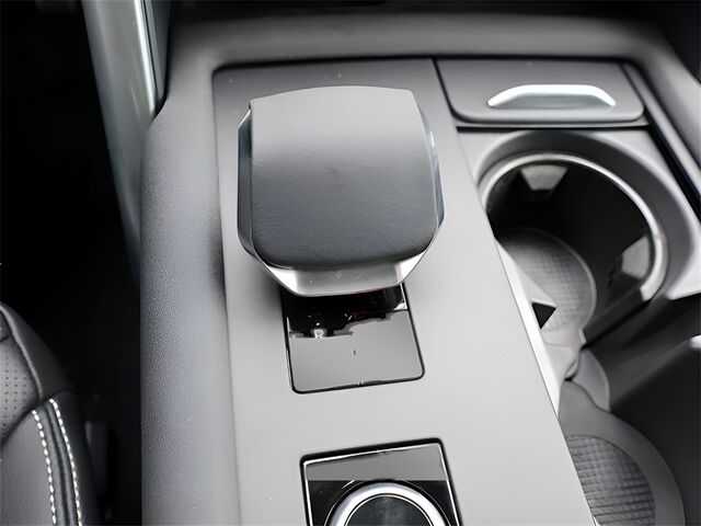 2025 Land Rover Discovery Dynamic SE Oshkosh WI