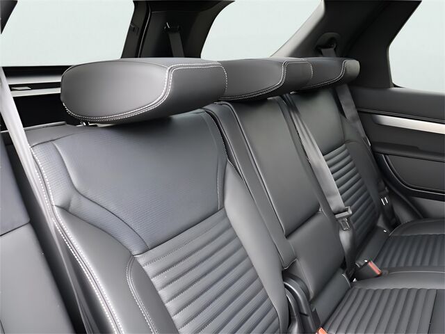 2025 Land Rover Discovery Dynamic SE Oshkosh WI