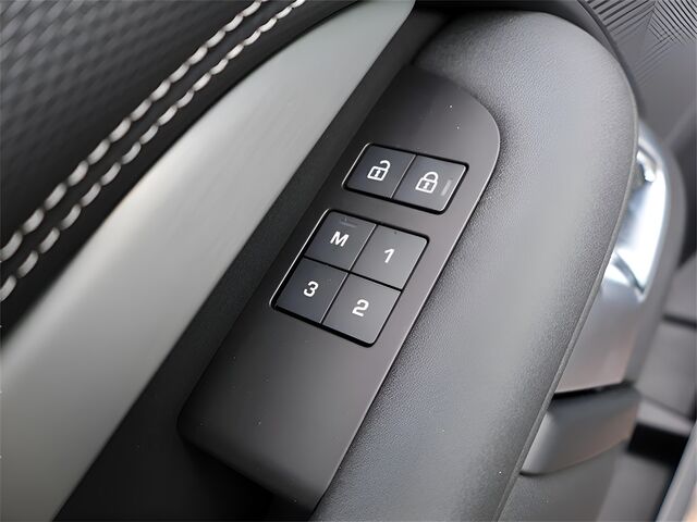 2025 Land Rover Discovery Dynamic SE Oshkosh WI