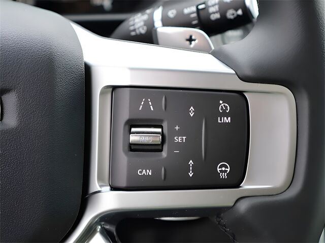 2025 Land Rover Discovery Dynamic SE Oshkosh WI