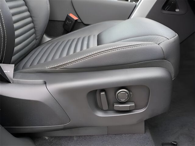 2025 Land Rover Discovery Dynamic SE Oshkosh WI