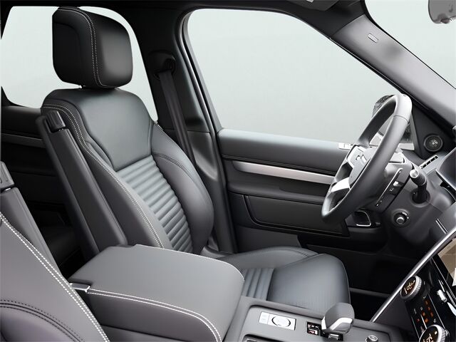 2025 Land Rover Discovery Dynamic SE Oshkosh WI