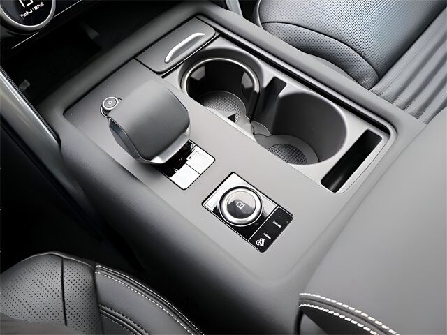 2025 Land Rover Discovery Dynamic SE Oshkosh WI