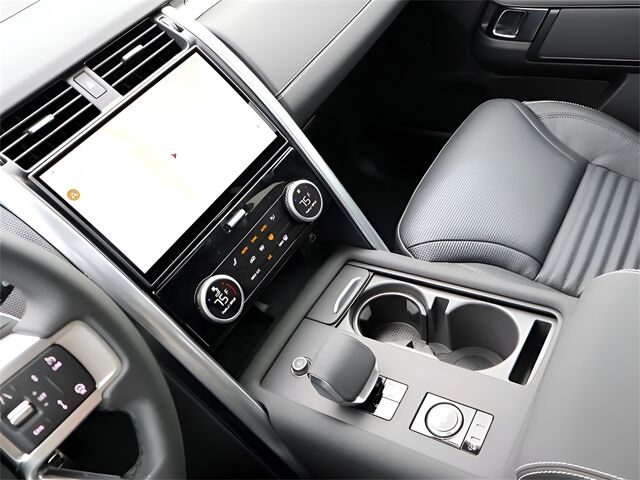 2025 Land Rover Discovery Dynamic SE Oshkosh WI