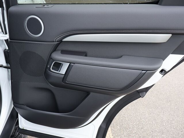 2025 Land Rover Discovery Dynamic SE Oshkosh WI