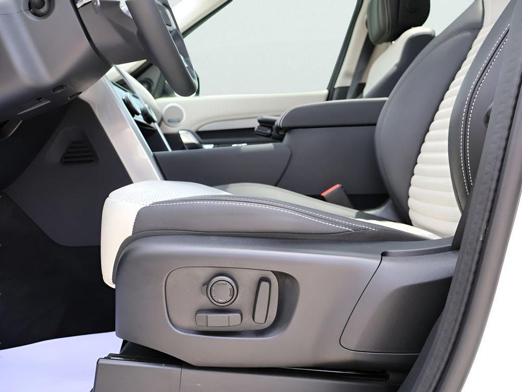 2025 Land Rover Discovery Dynamic SE San Clemente CA