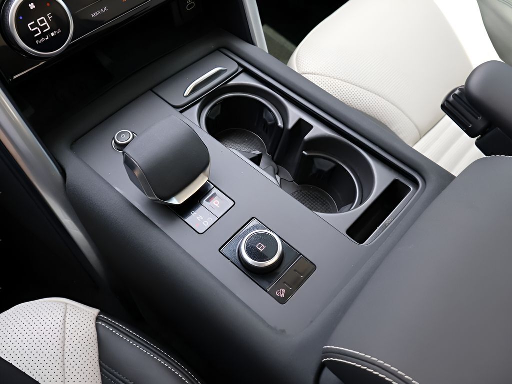 2025 Land Rover Discovery Dynamic SE San Clemente CA