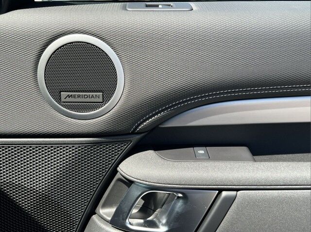 2025 Land Rover Discovery Dynamic SE San Juan TX