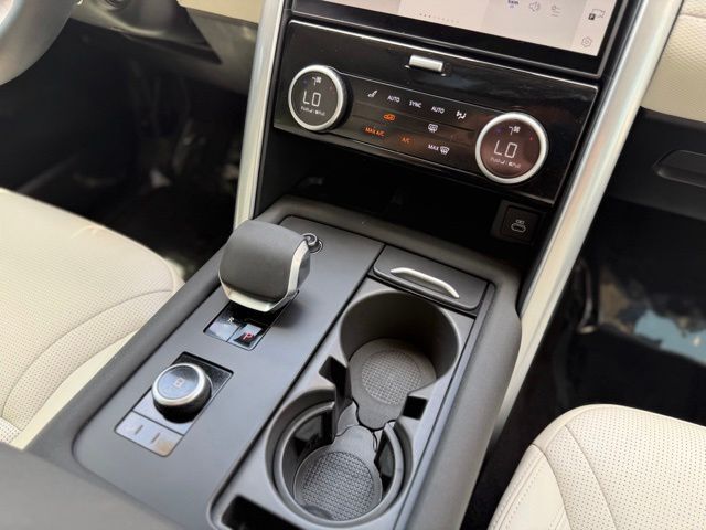 2025 Land Rover Discovery Dynamic SE Tucson AZ
