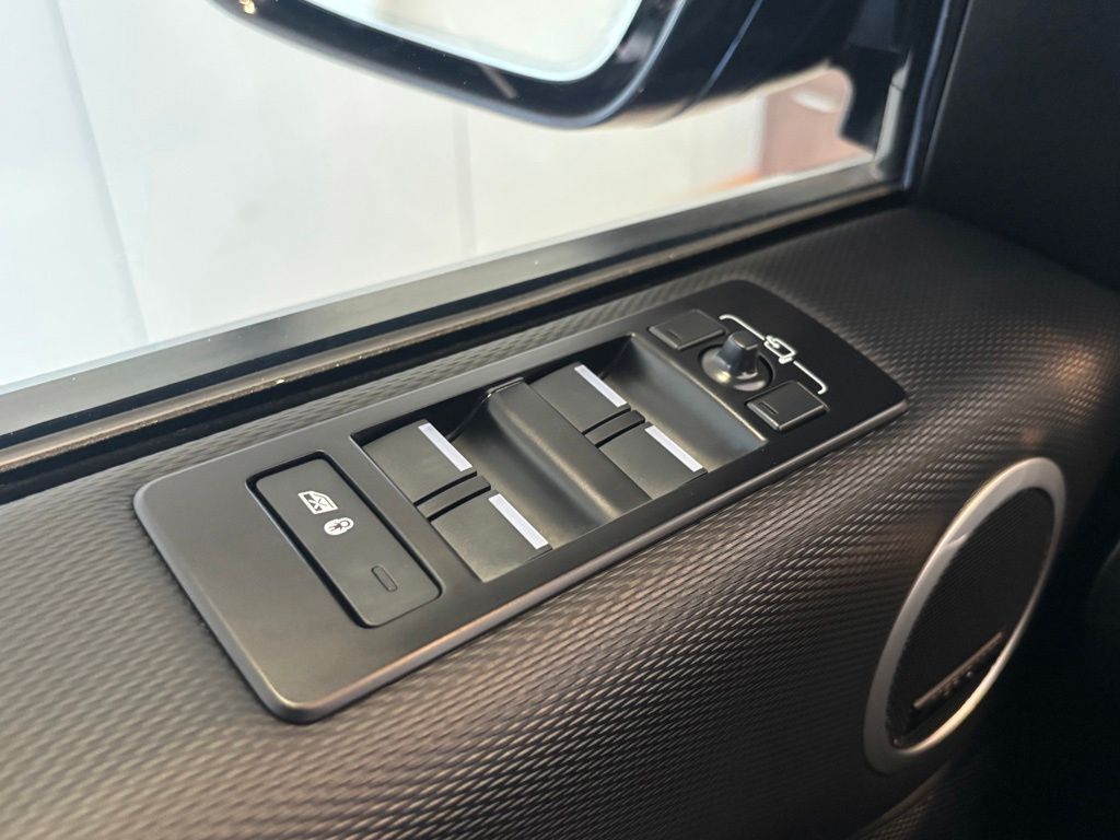 2025 Land Rover Discovery Dynamic SE Tucson AZ