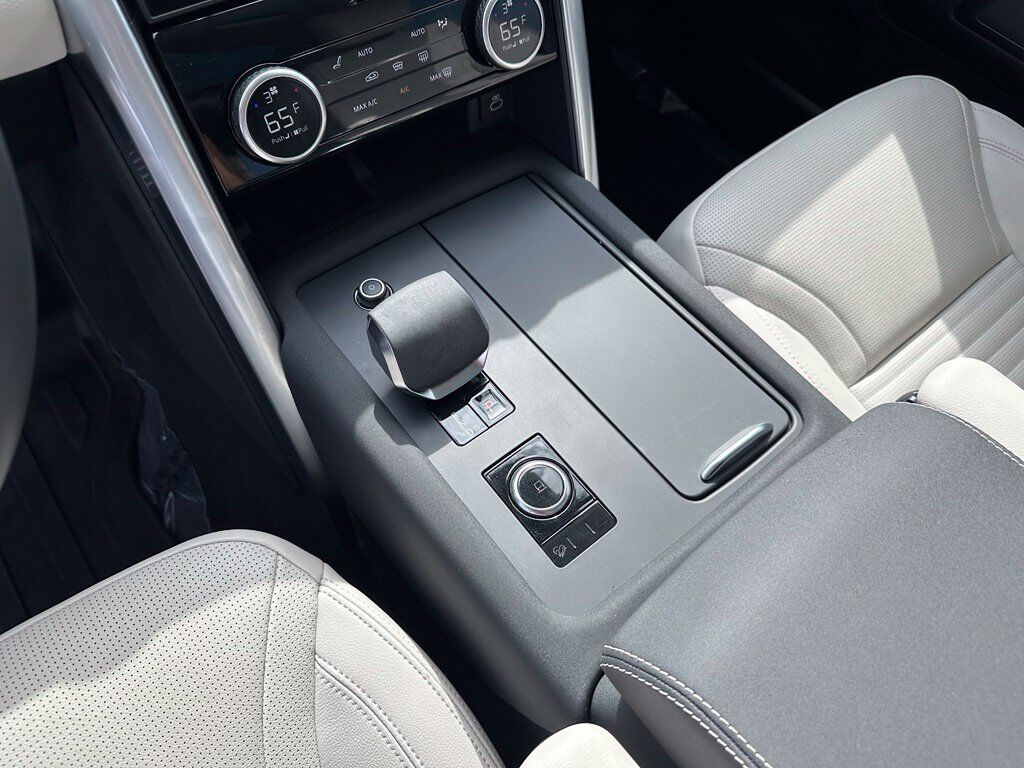 2025 Land Rover Discovery Dynamic SE Tucson AZ