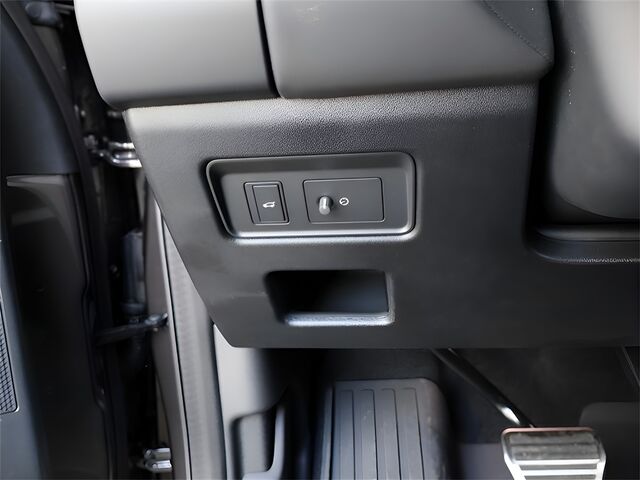 2025 Land Rover Discovery Metropolitan Edition Oshkosh WI