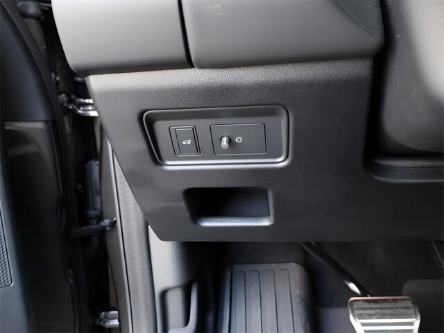 2025 Land Rover Discovery Metropolitan Edition Oshkosh WI