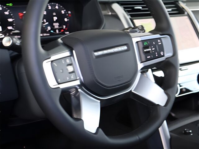 2025 Land Rover Discovery Metropolitan Edition Oshkosh WI