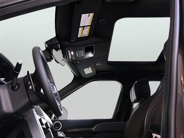 2025 Land Rover Discovery Metropolitan Edition Oshkosh WI