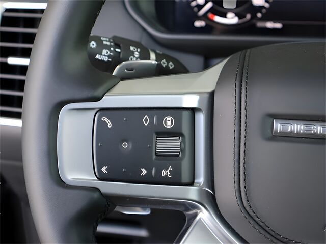 2025 Land Rover Discovery Metropolitan Edition Oshkosh WI