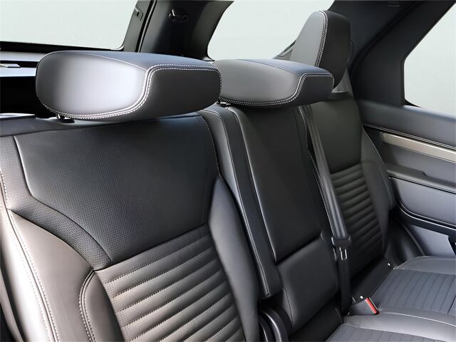 2025 Land Rover Discovery Metropolitan Edition Oshkosh WI