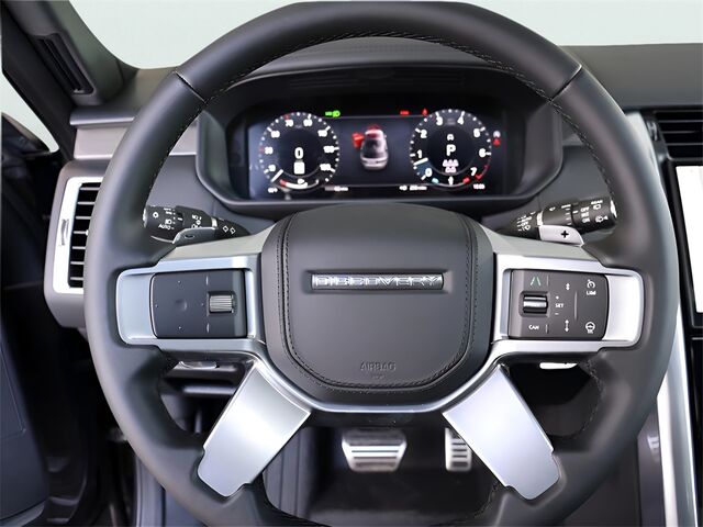 2025 Land Rover Discovery Metropolitan Edition Oshkosh WI