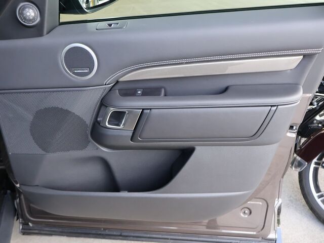 2025 Land Rover Discovery Metropolitan Edition Oshkosh WI