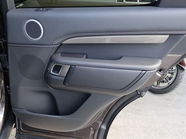 2025 Land Rover Discovery Metropolitan Edition Oshkosh WI