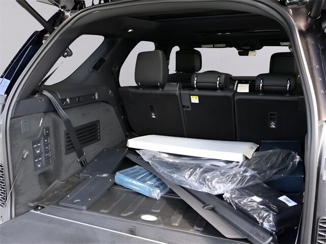 2025 Land Rover Discovery Metropolitan Edition Oshkosh WI