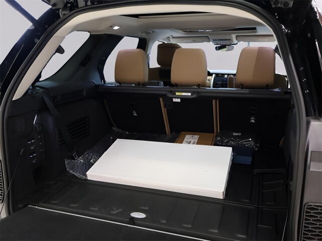 2025 Land Rover Discovery Metropolitan Edition Oshkosh WI