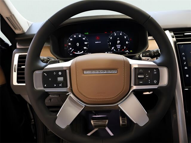 2025 Land Rover Discovery Metropolitan Edition Oshkosh WI
