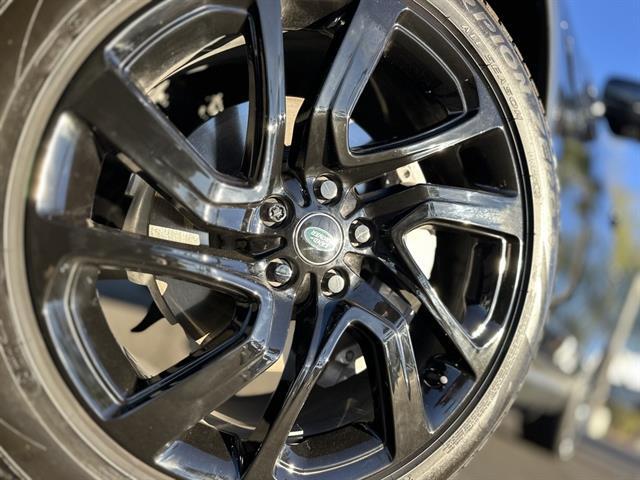 2025 Land Rover Discovery P300 S