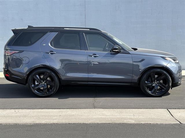 2025 Land Rover Discovery P360 Dynamic SE