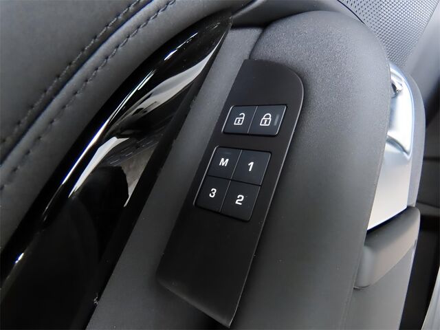 2025 Land Rover Discovery S Oshkosh WI 2025 Land Rover Discovery S Oshkosh WI