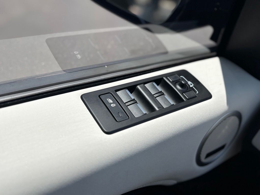 2025 Land Rover Discovery S Tucson AZ