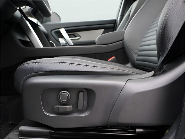 2025 Land Rover Discovery Sport SE Oshkosh WI