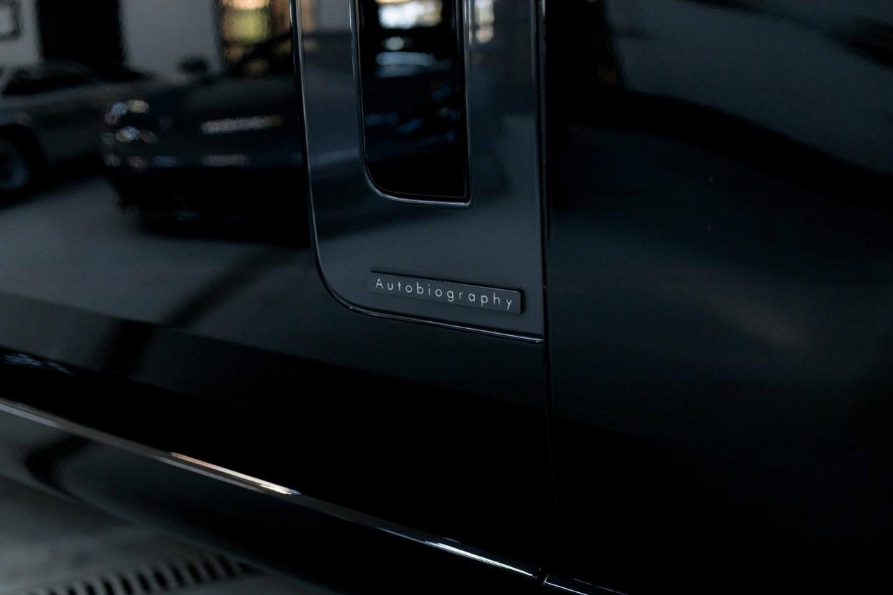 2025 Land Rover Range Rover Autobiography photo 28