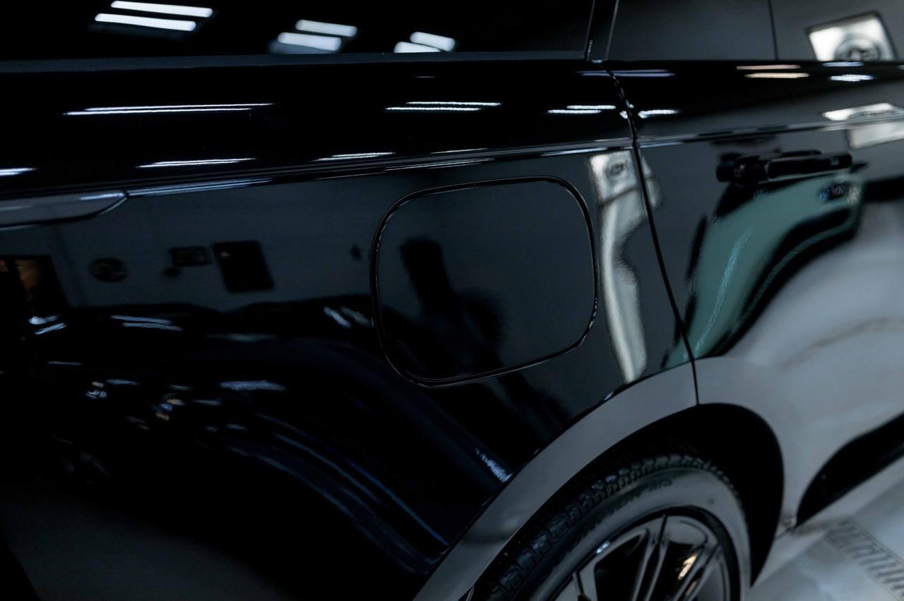 2025 Land Rover Range Rover Autobiography photo 22