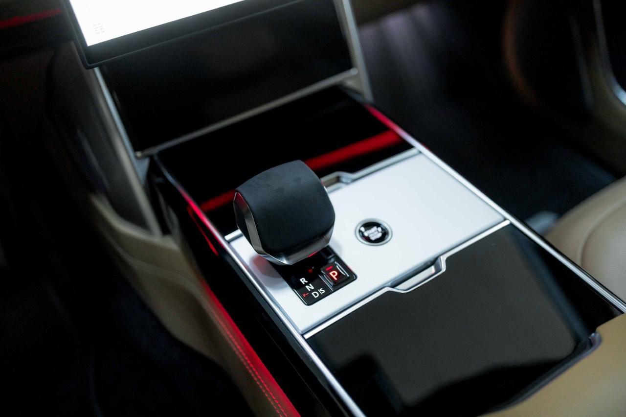 2025 Land Rover Range Rover Autobiography photo 52